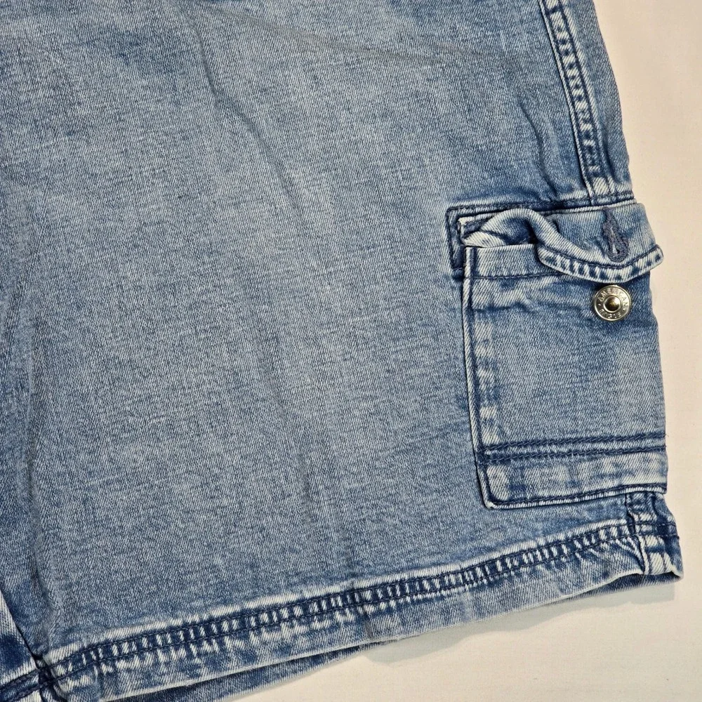 American Eagle Womens 16 Cargo Denim Shorts Light Wash Stretch Real Good Utility